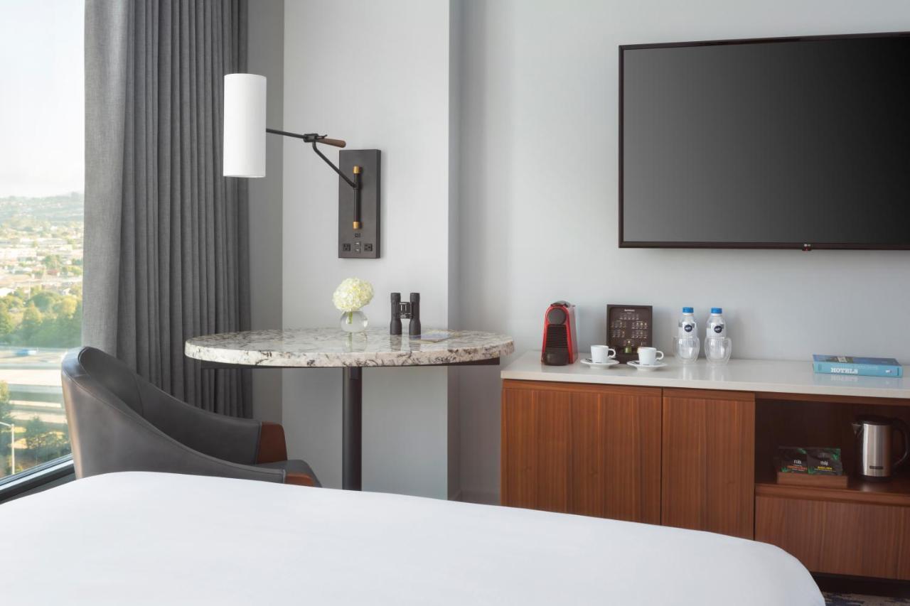 King Room Runway View,1458639397:JPEG