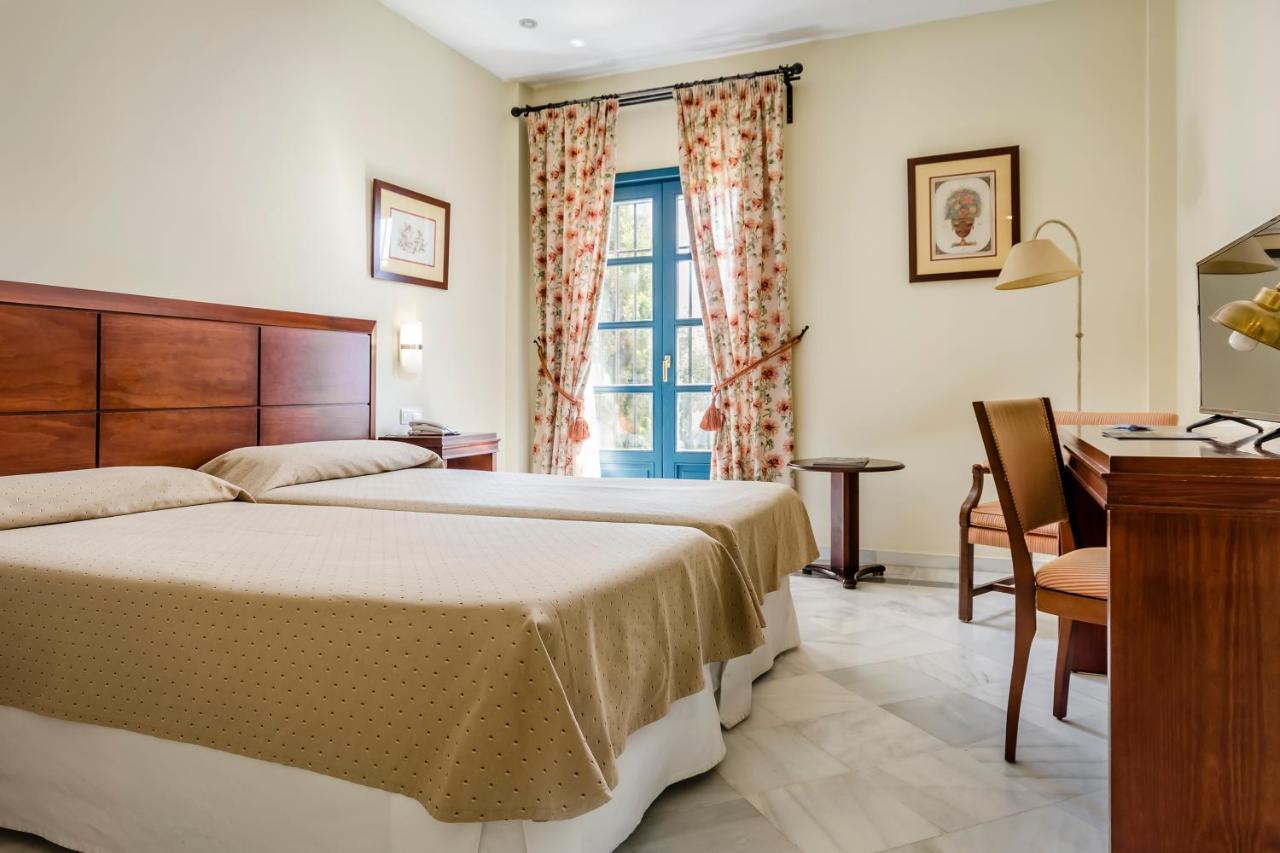 Standard Double or Twin Room,944713183:JPEG