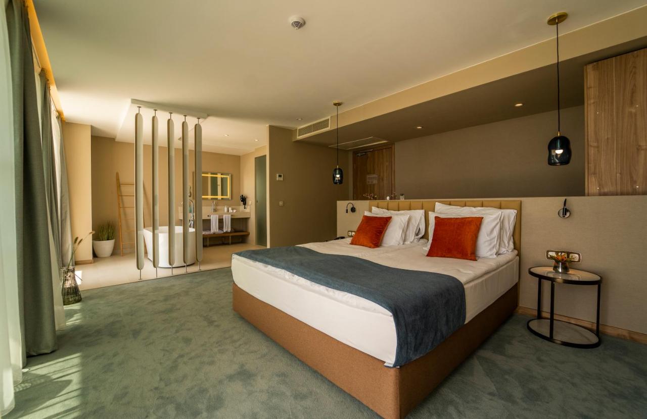 Signature Sea View Room
