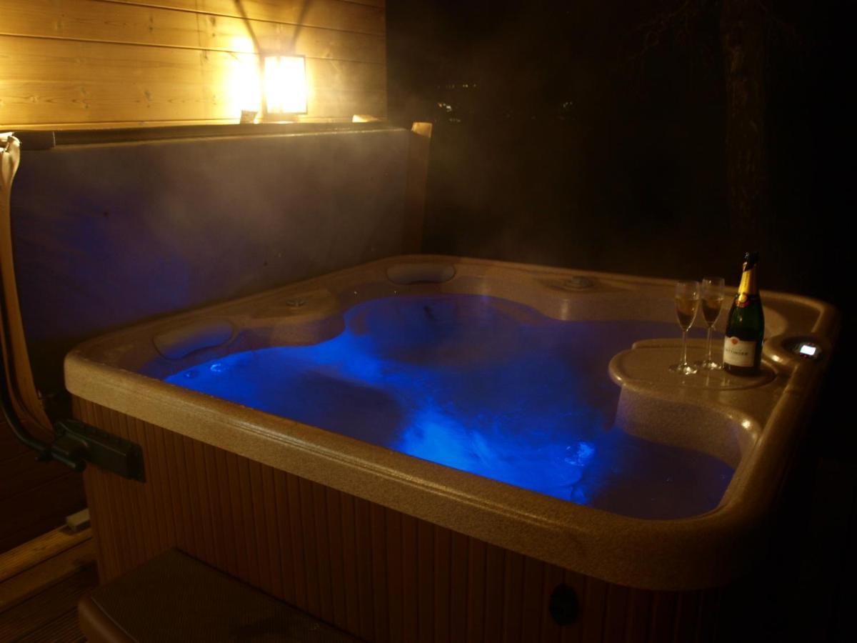 King Room with Spa Bath