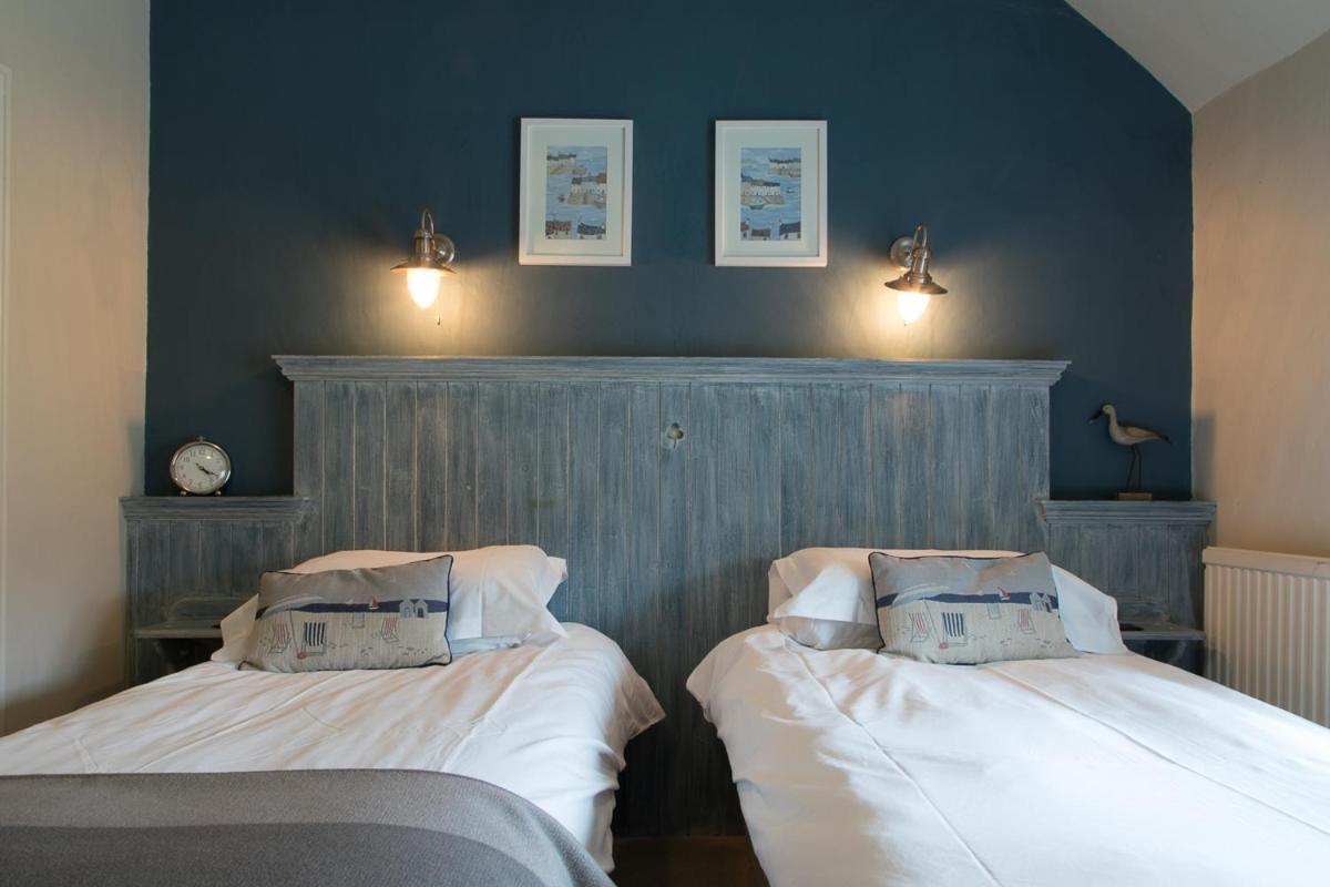 Twin Room,944824591:JPEG