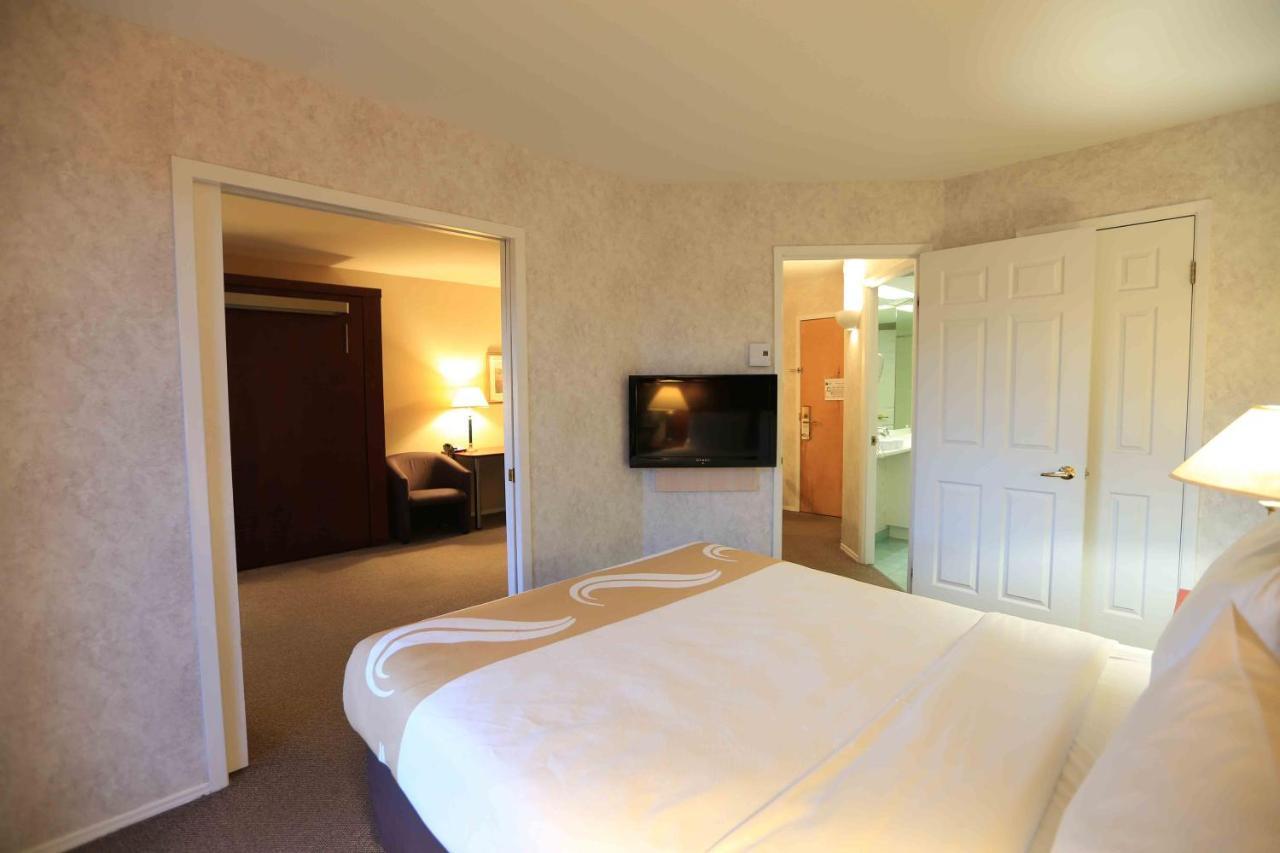 Queen Suite with Two Queen Beds - Non-Smoking