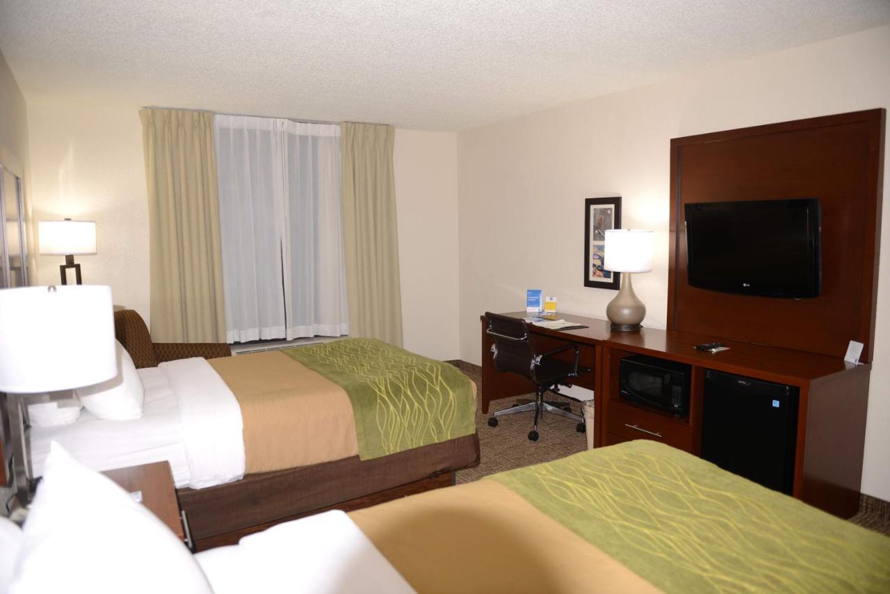 Queen Room with Two Queen Beds - Non-Smoking