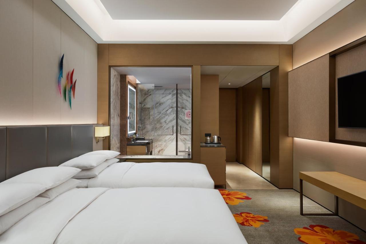 Deluxe, Guest room, 2 Double, City view