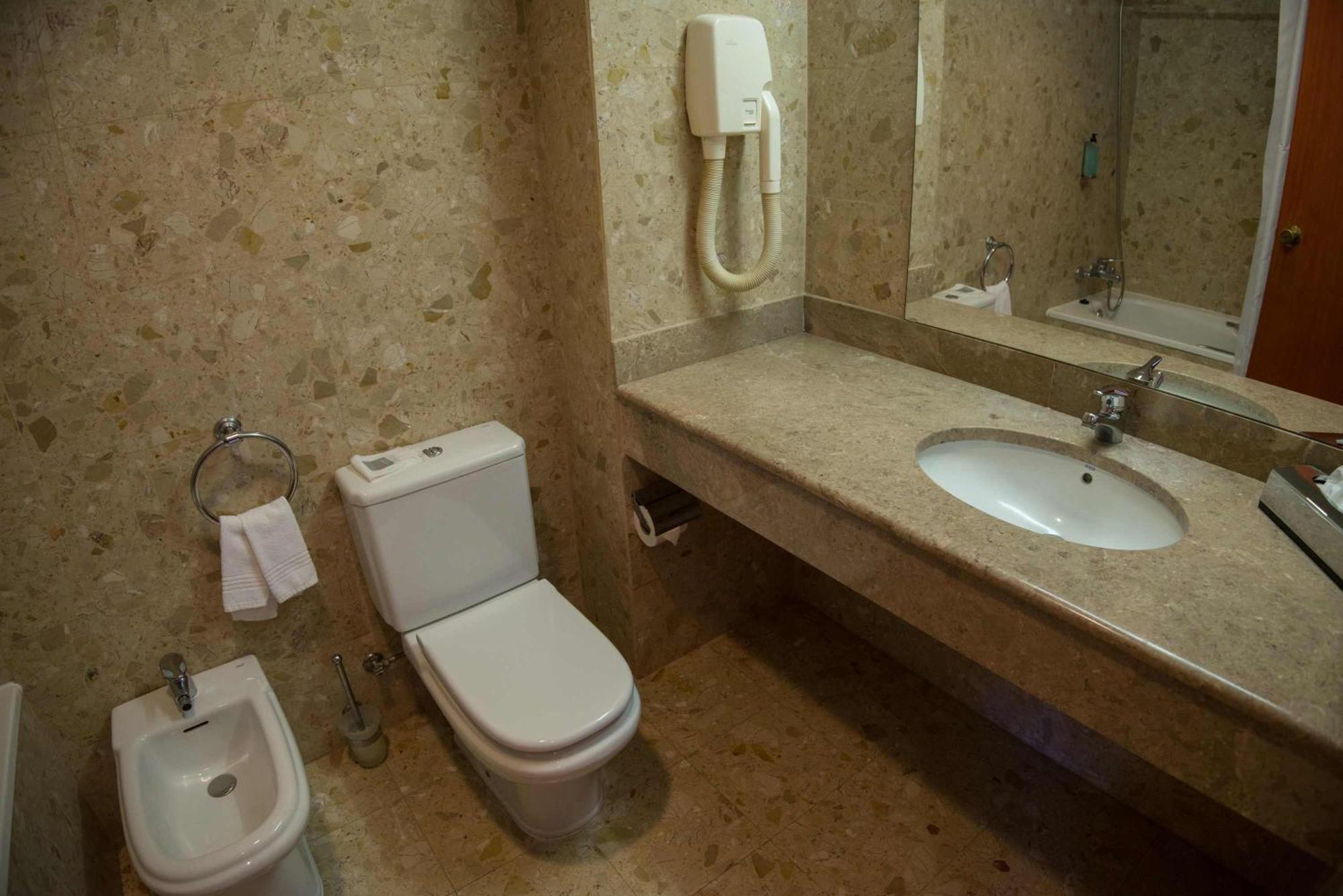 Double Room,1437431125:JPEG