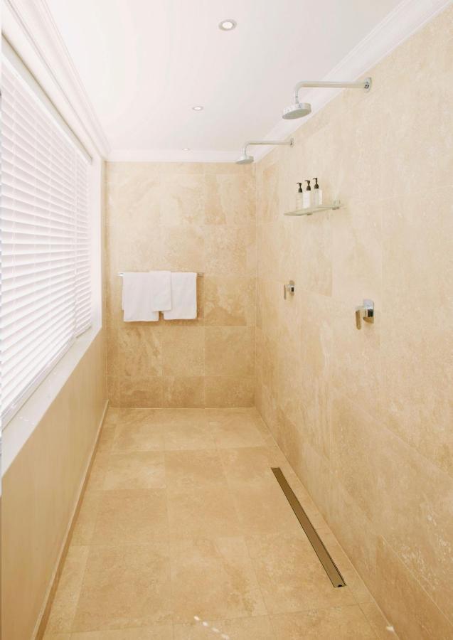 Clarendon Suite