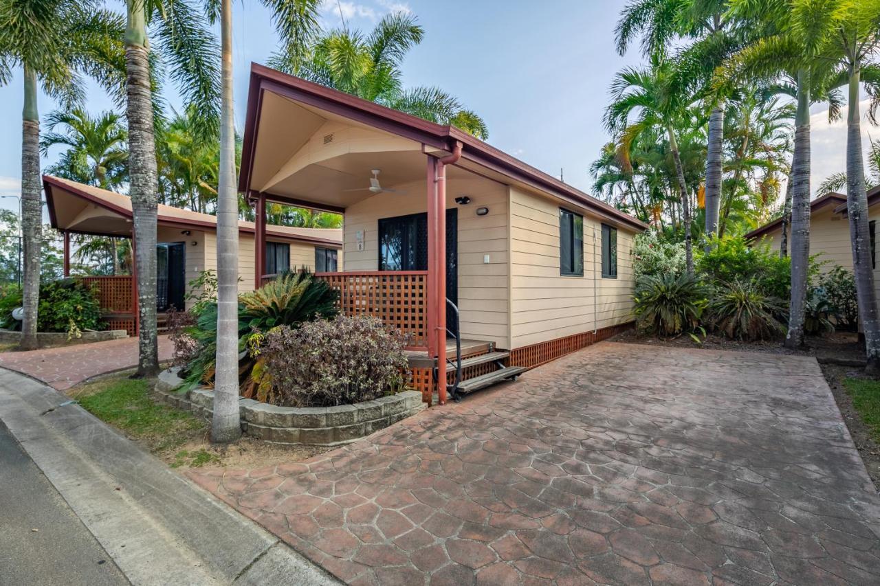 One-Bedroom Tropical Cabin