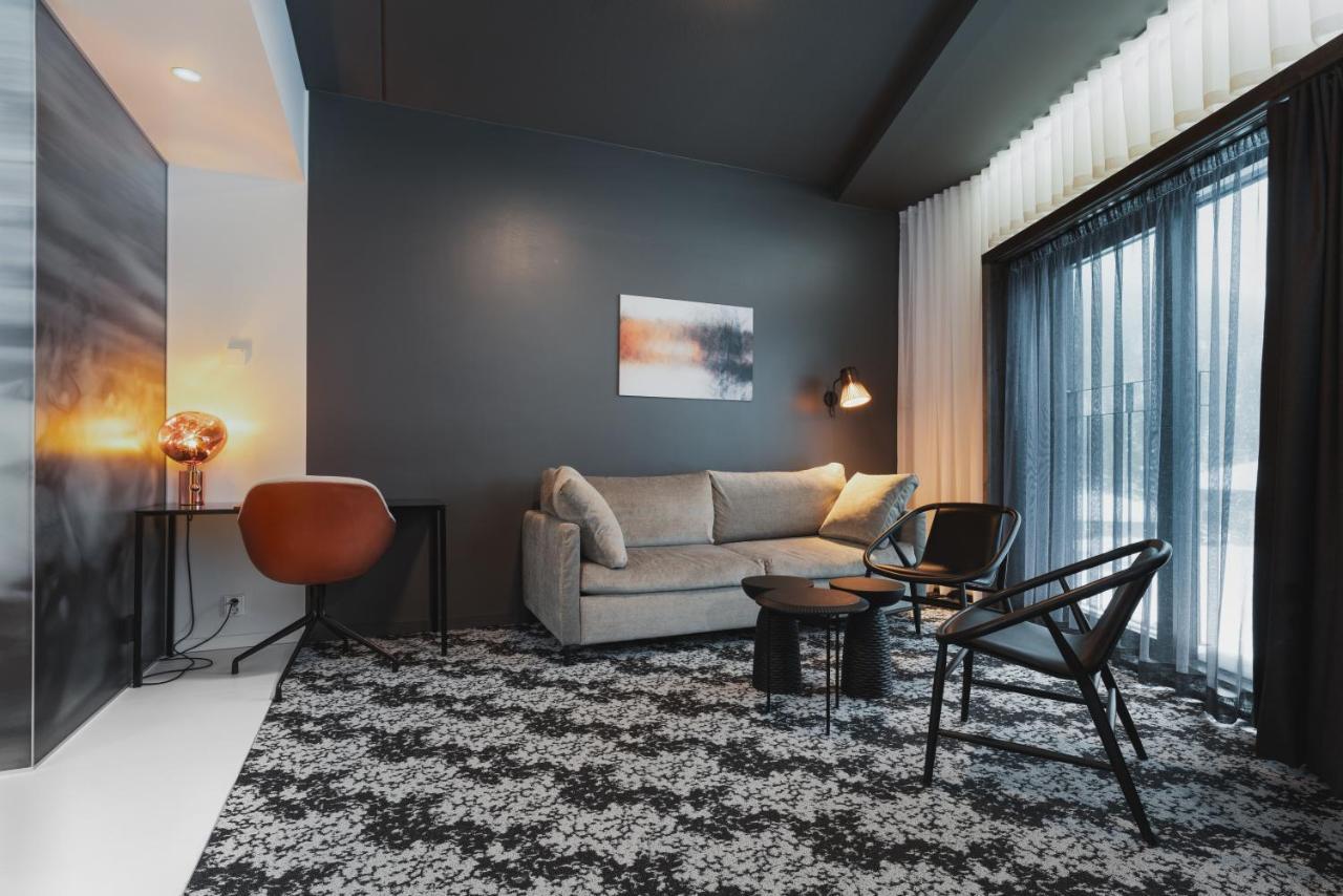 Deluxe King Suite