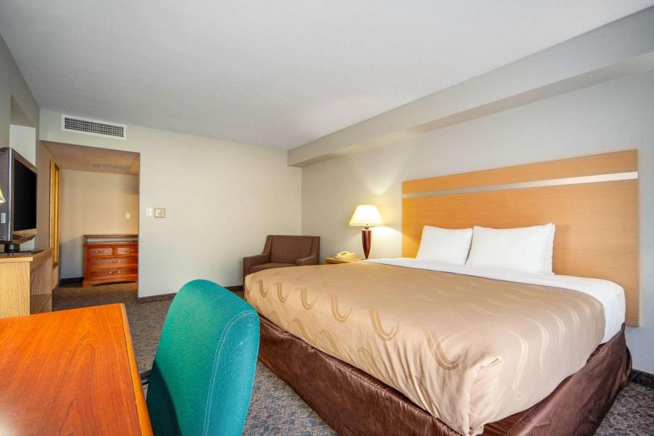 King Suite - Accessible/Non-Smoking