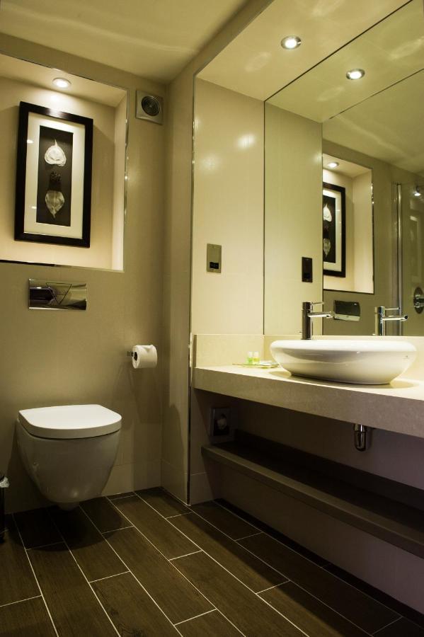 Luxury Suite with Garden View
