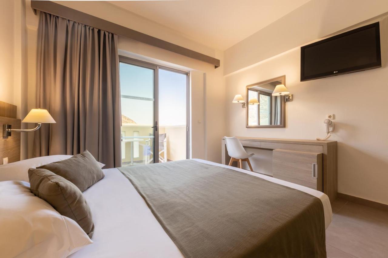 Double or Twin Room Sea View