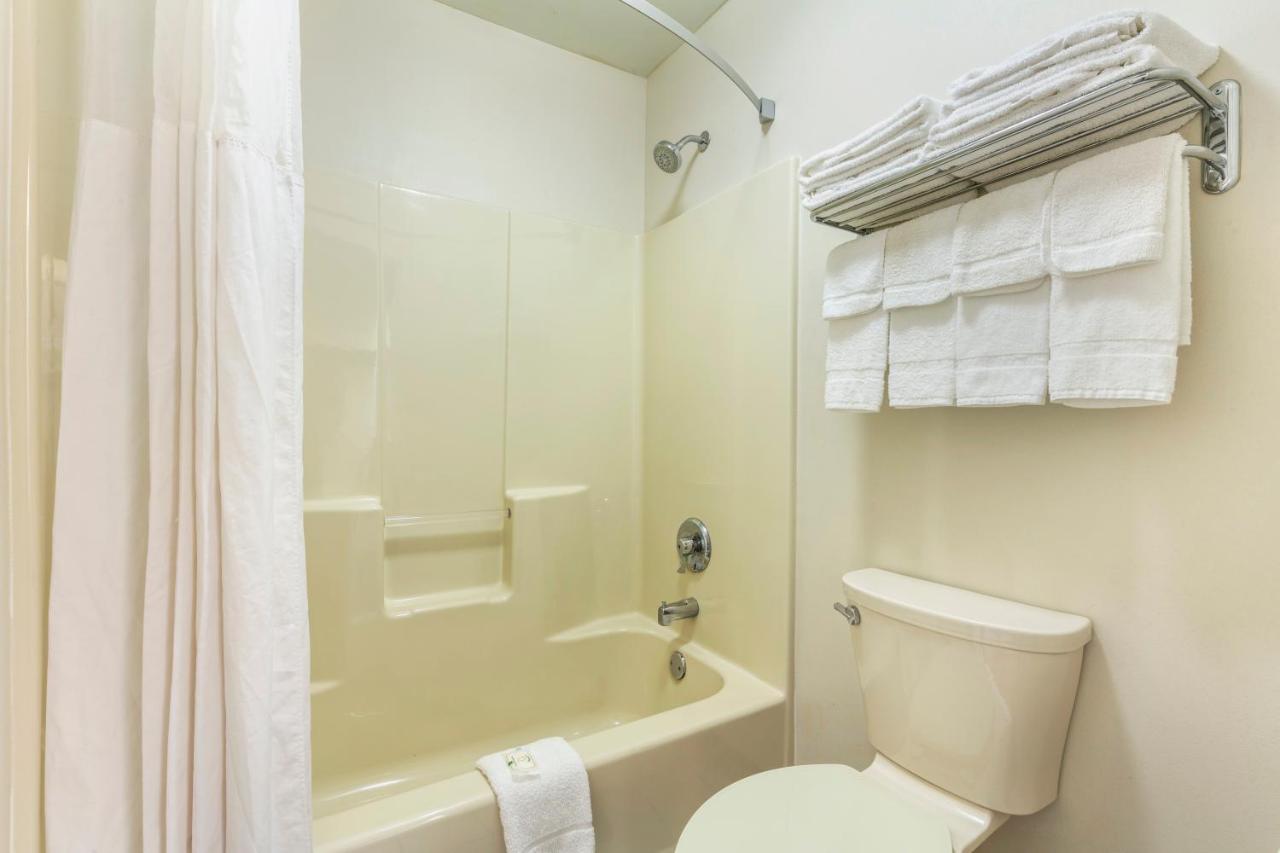 Double Room with Two Double Beds - Smoking
