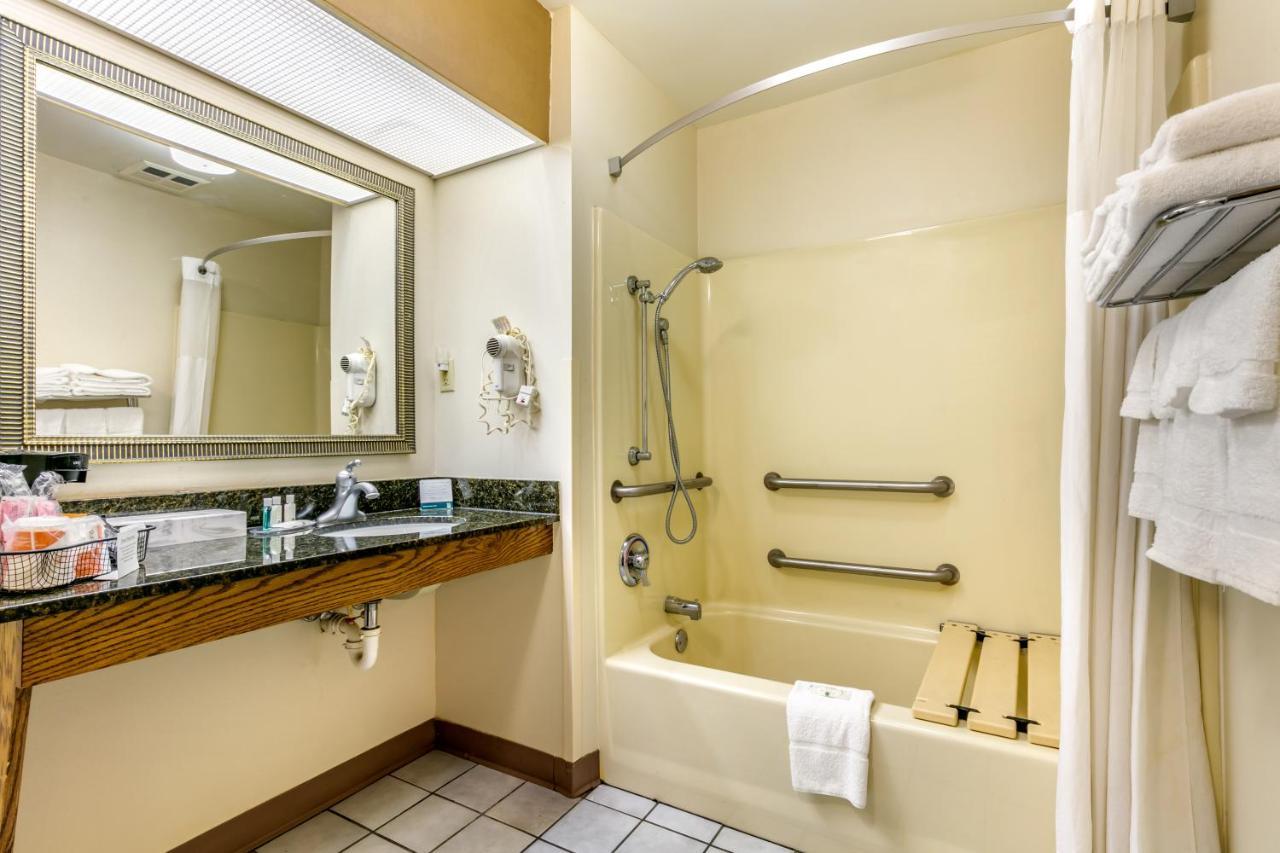 King Room - Accessible/Non-Smoking