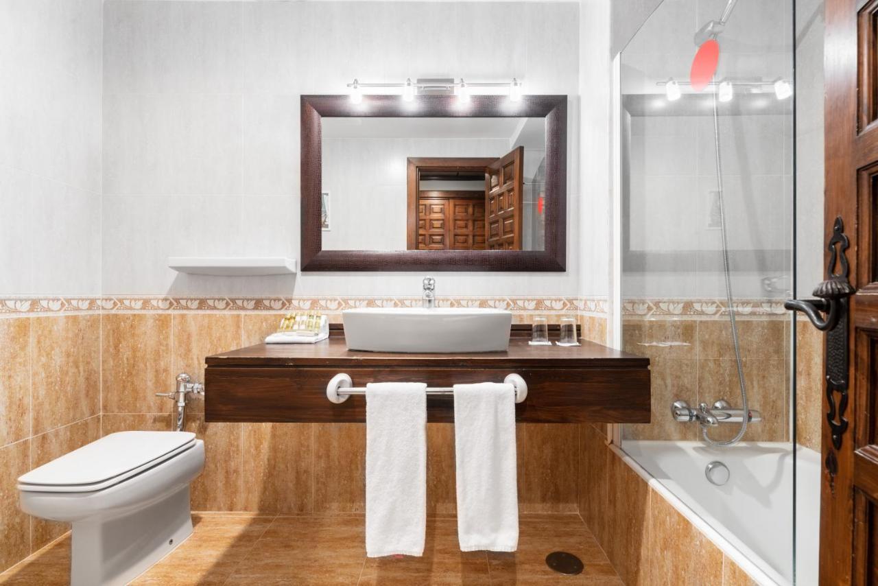 Triple Room,979826527:JPEG
