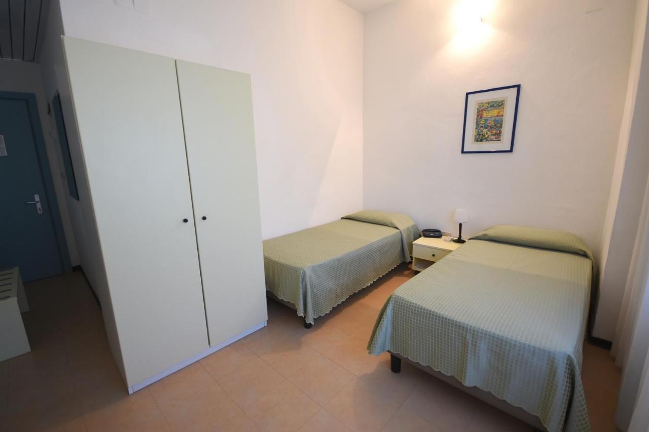 Double or Twin Room,382575367:JPEG