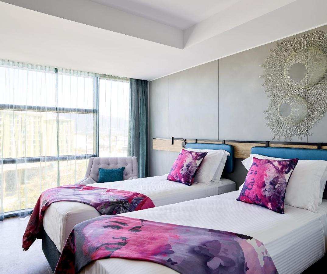Twin Room Urban