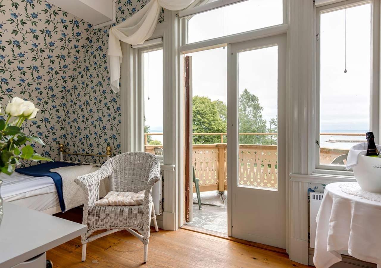 Twin Room Lake View Villa Viktoria