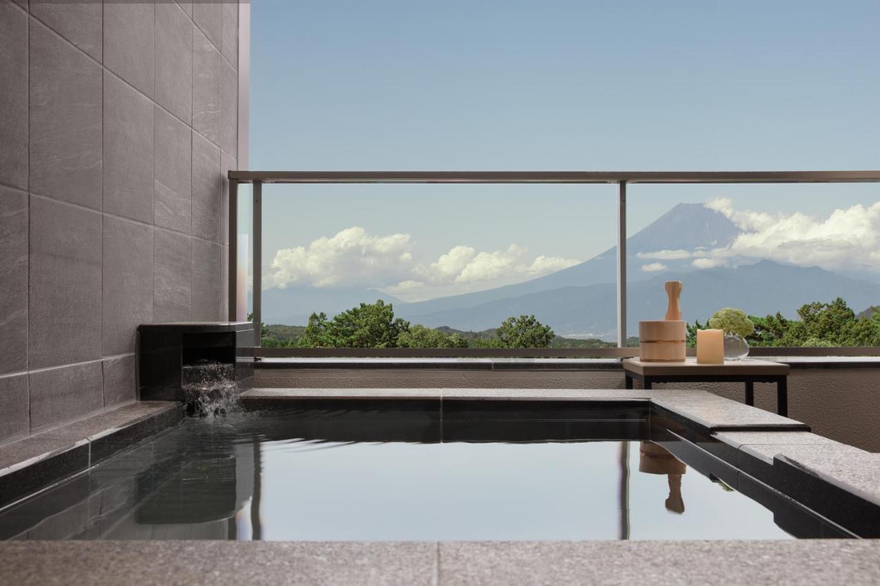 Premium King Hot Spring Guest room 1 King Mountain view