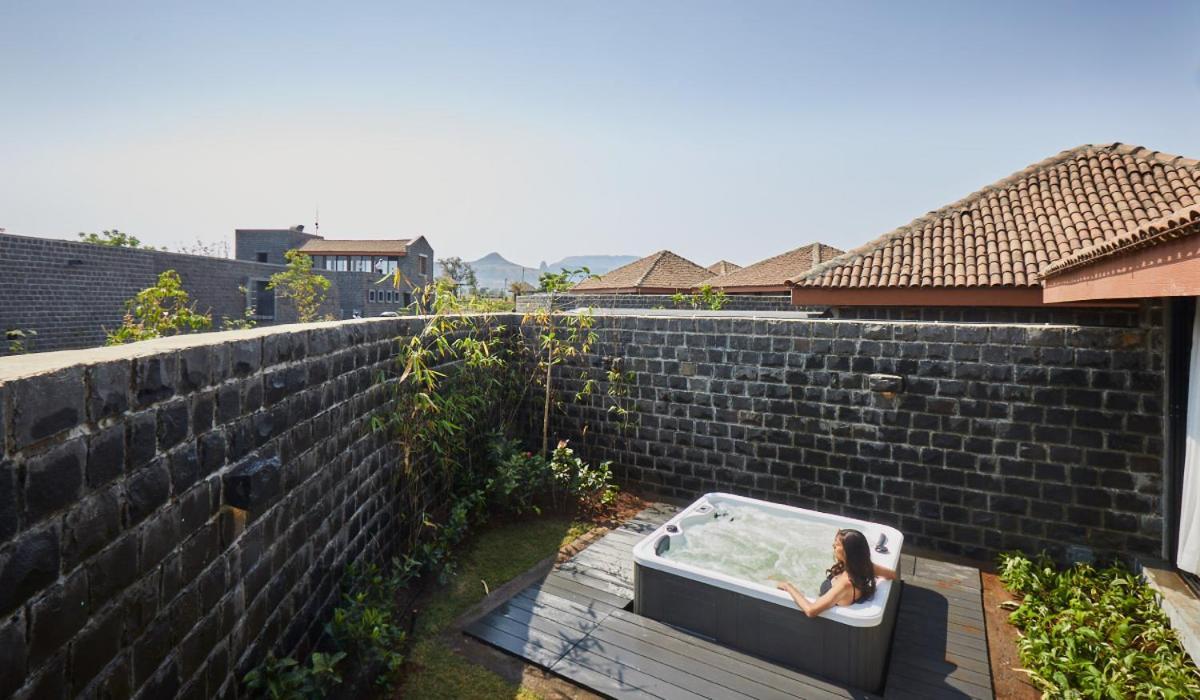 Jacuzzi Cottage