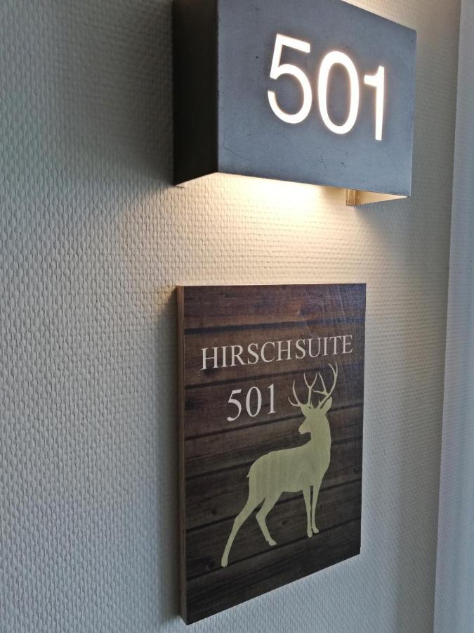 Suite,1124879052:JPEG