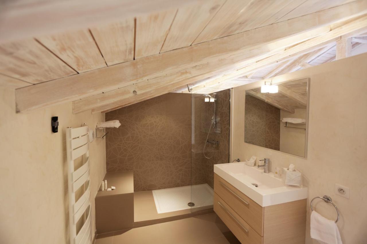 Deluxe Zimmer mit Kingsize-Bett und Panoramablick
