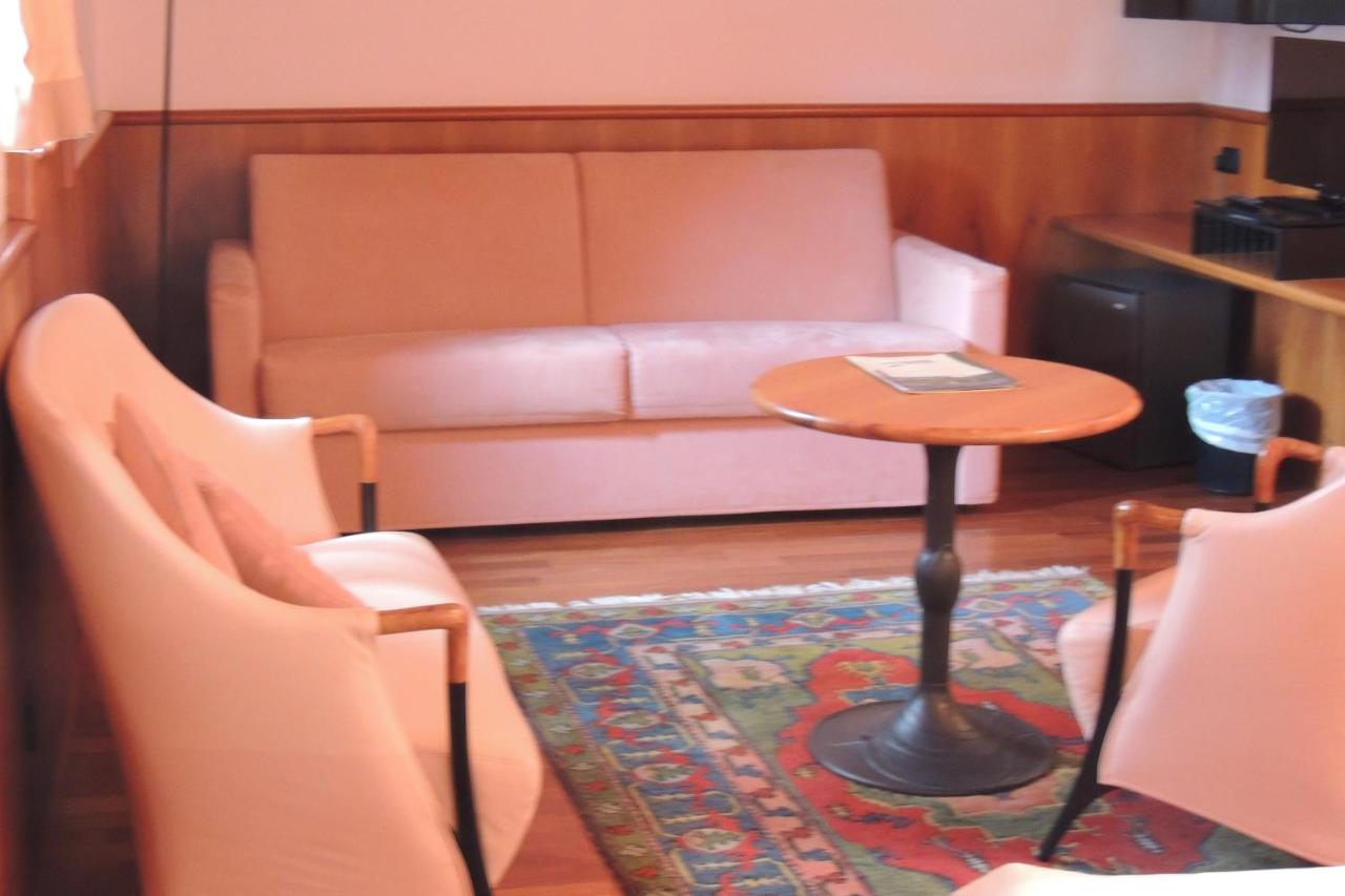Standard Double or Twin Room,1279770586:JPEG