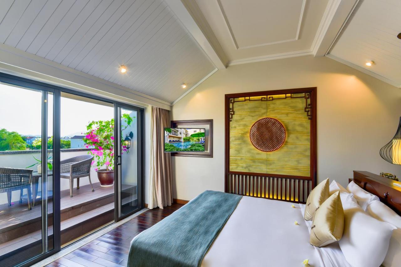 King Suite with Balcony and River View