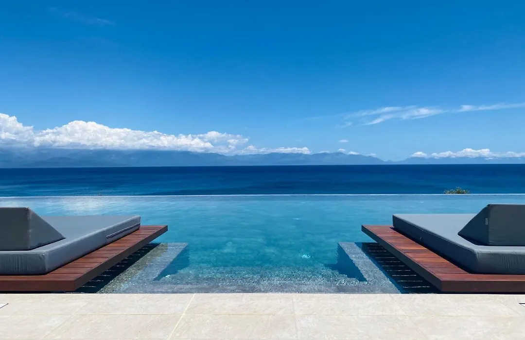 Colonides Retreat Sea & Silence-1