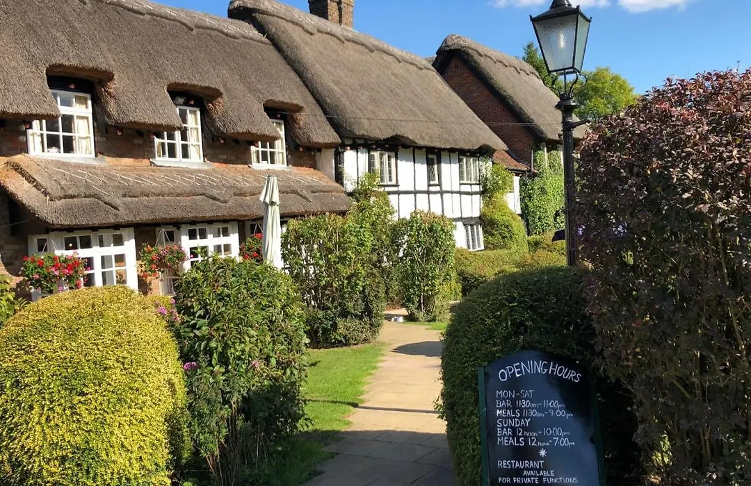 Old Hunters Lodge Whipsnade Limited-1