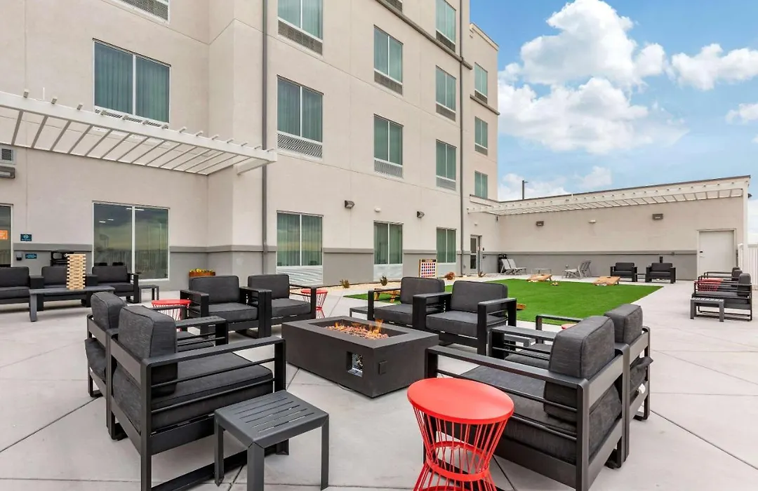 Mainstay Suites Carlsbad South-1