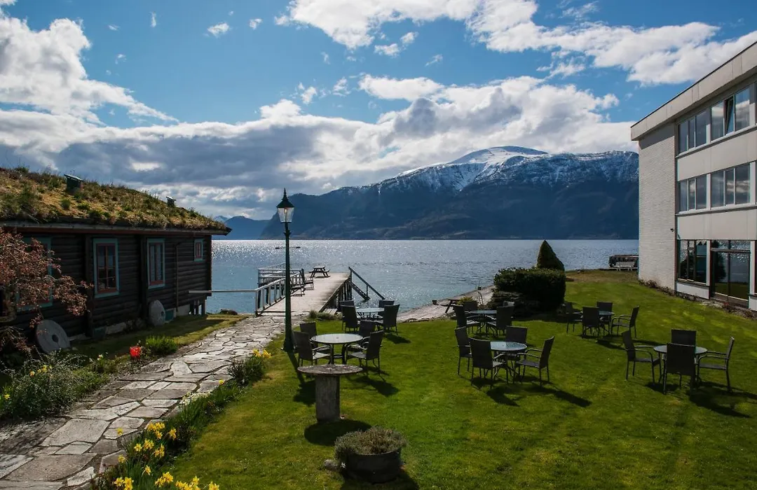 Leikanger Fjordhotel - Unike Hoteller-1