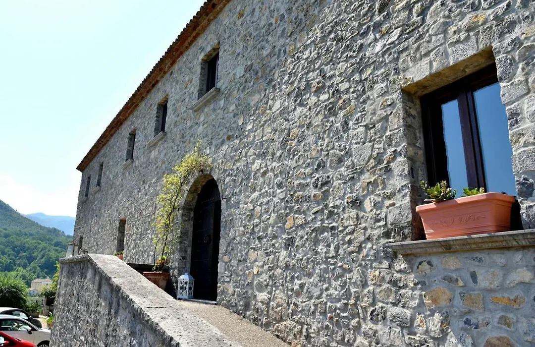 Il Castello dei Principi Sanseverino-1
