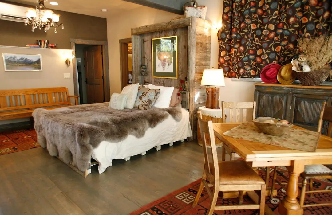 Swan River Inn-1