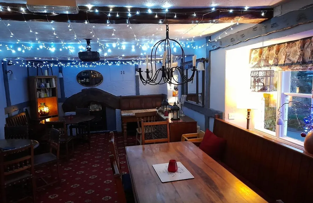 The Golden Lion Inn-1