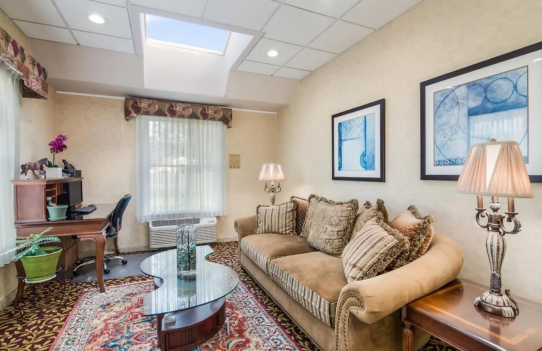Rodeway Inn-1