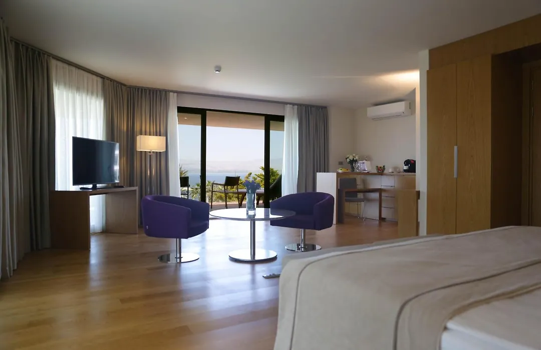 On'Live Hotel-1