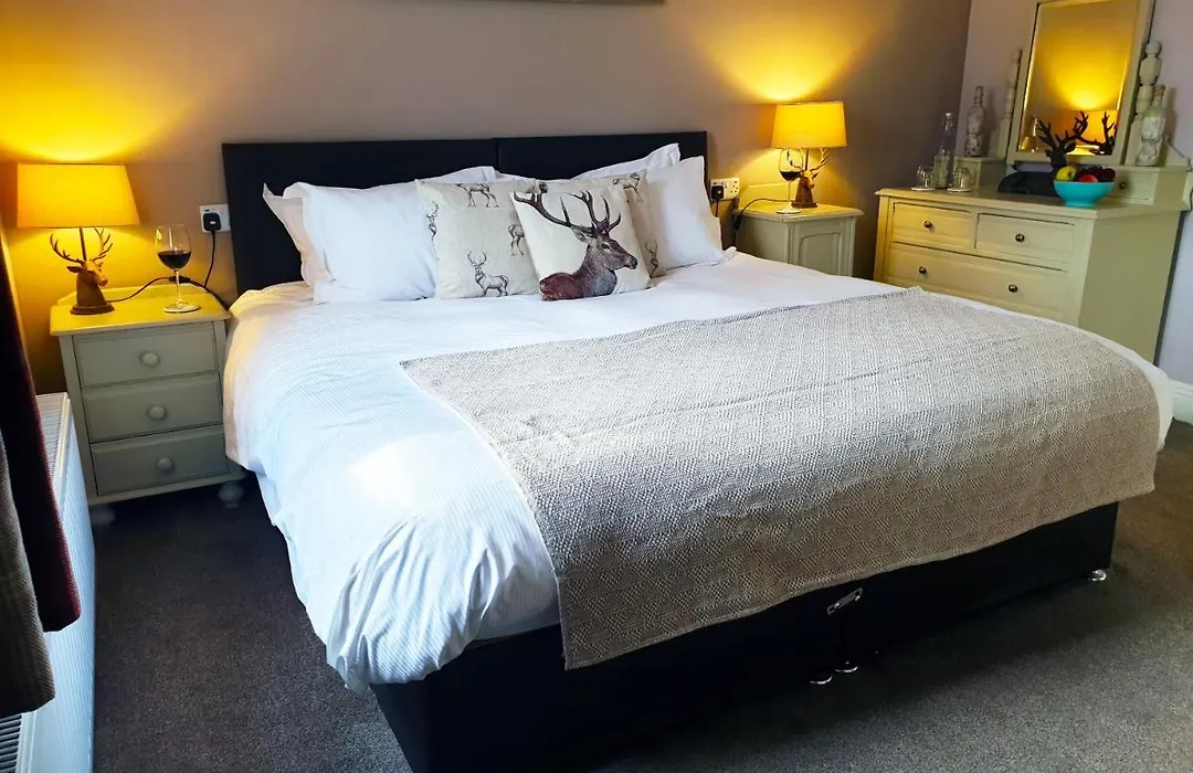 The Clarendon Country Pub With Rooms-1