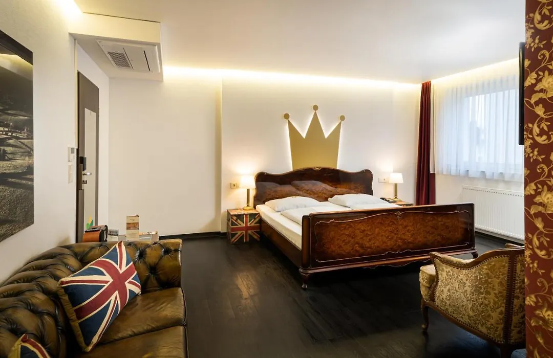 Food Hotel-1