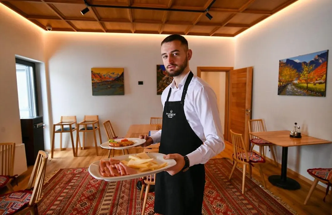 Hotel Kulla E Bajraktarit-1
