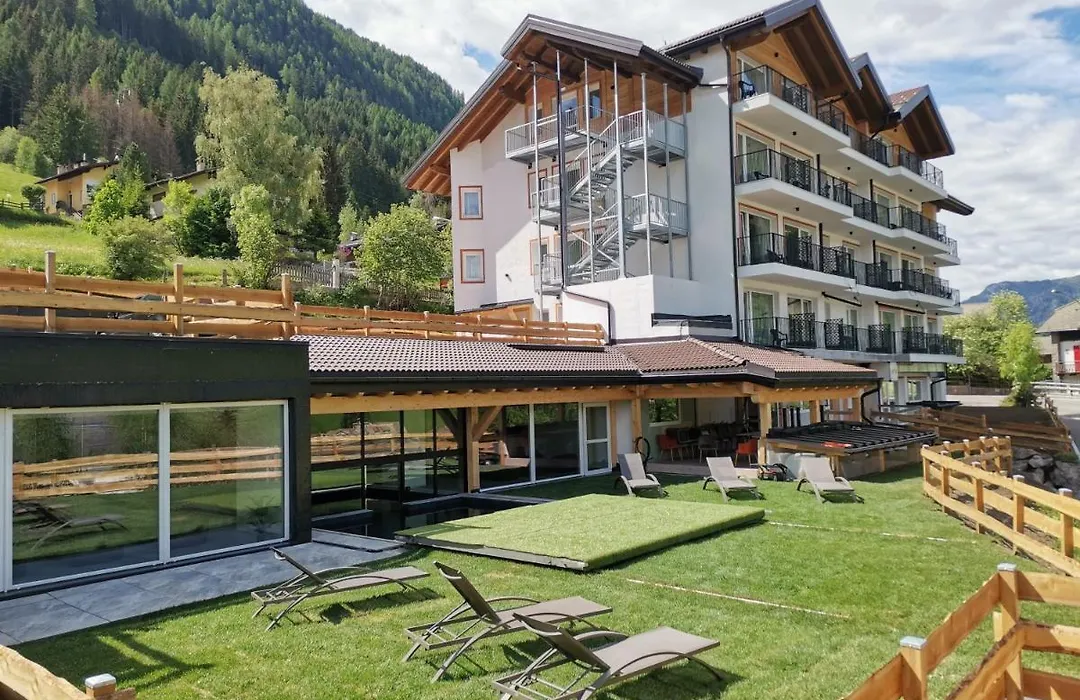 Active Alm Hotel-1