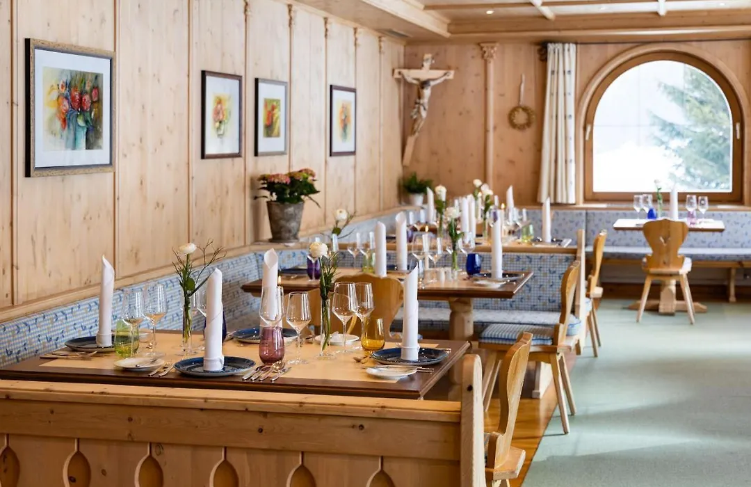 Alpenhotel Tirol-1