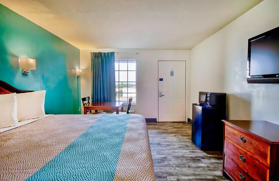 Motel 6-Grand Rivers, Ky-1