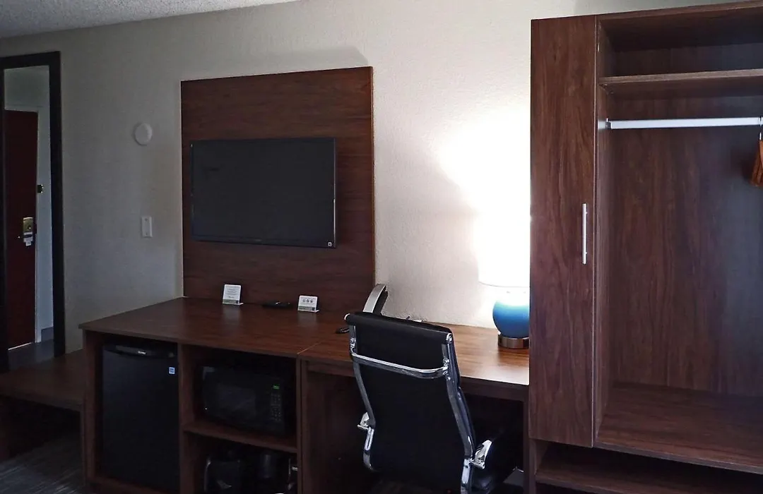 Sleep Inn & Suites California Md-1