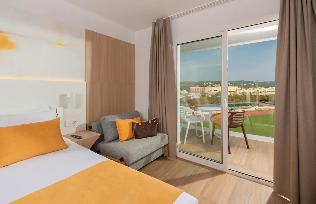 L'Azure Hotel 4* Sup-1