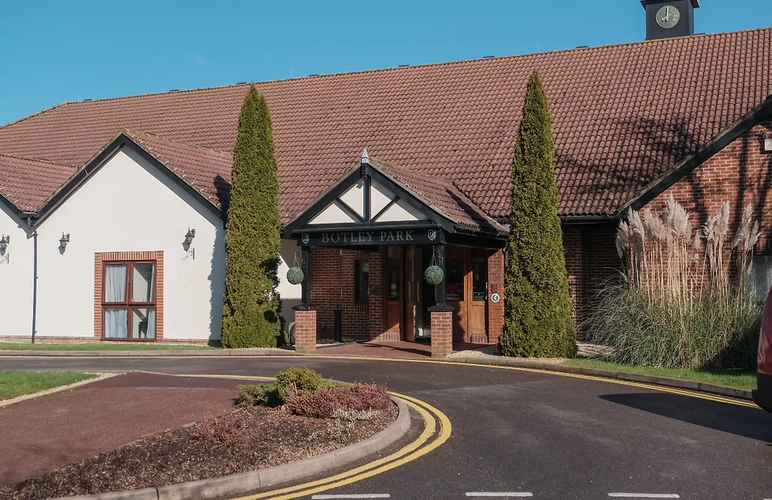 Macdonald Botley Park Hotel & Spa-1