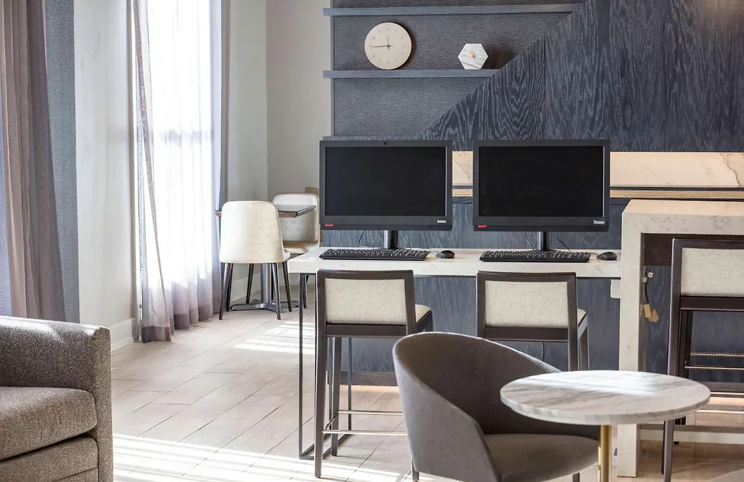 Doubletree By Hilton Boston Logan Airport Chelsea-1