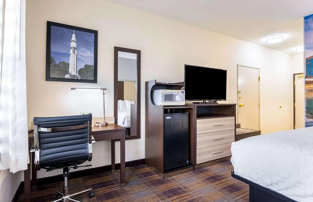 Clarion Pointe Madison-Huntsville-1