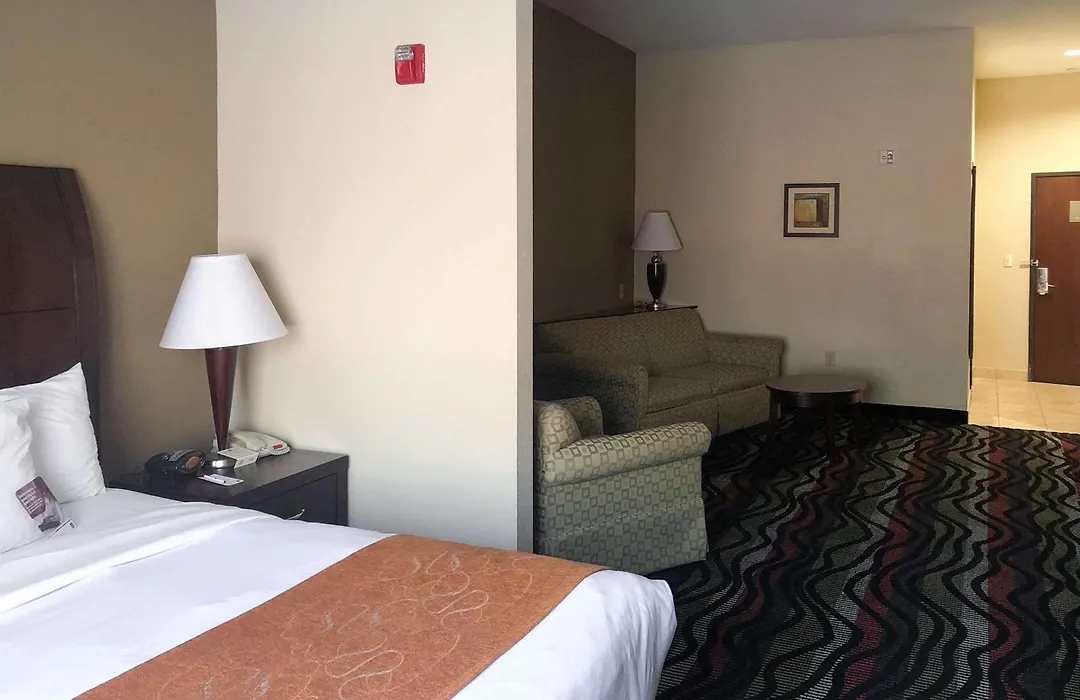 Comfort Suites Beaumont I-10-1
