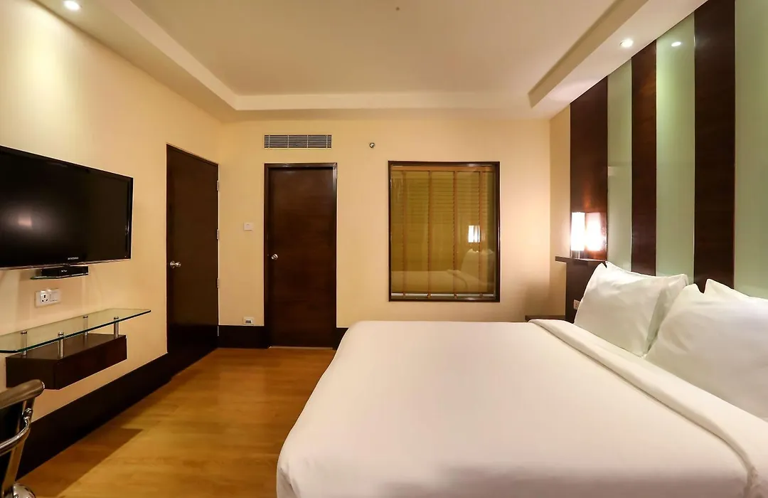 Radisson Blu Hotel Chennai City Centre-1