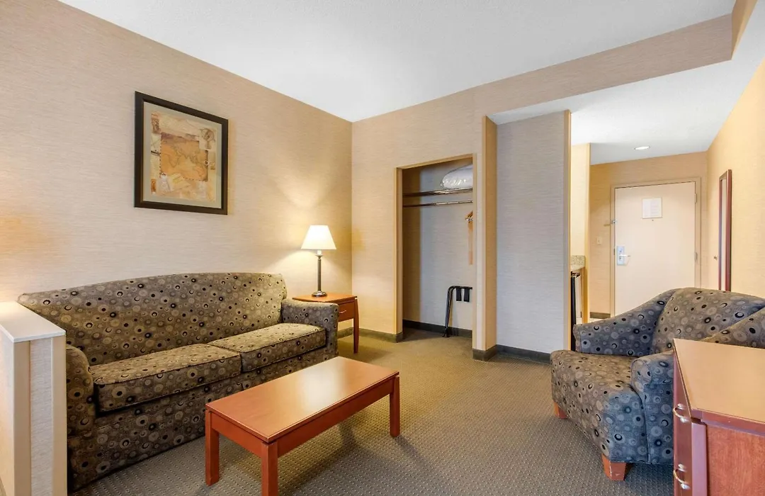 Quality Inn & Suites Benton - Draffenville-1